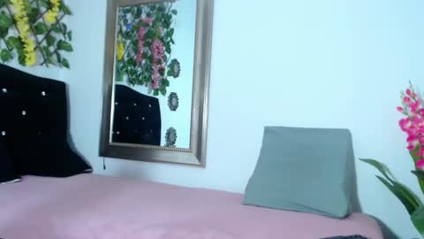 Snapshot of kinkysweet__ chatting on 02.28.25 Isabella online show from 02.28.25