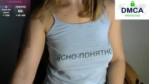 Snapshot of kira_blonde_angel chatting on 01.14.25 Kira online show from 01.14.25