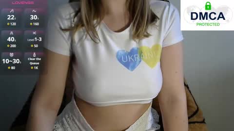 Snapshot of kira_blonde_angel chatting on 01.18.25 Kira online show from 01.18.25