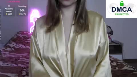 Snapshot of kira_blonde_angel chatting on 02.14.25 Kira online show from 02.14.25