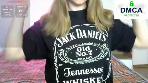 Snapshot of kira_blonde_angel chatting on 02.19.25 Kira online show from 02.19.25