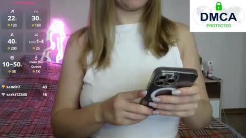 Snapshot of kira_blonde_angel chatting on 02.20.25 Kira online show from 02.20.25