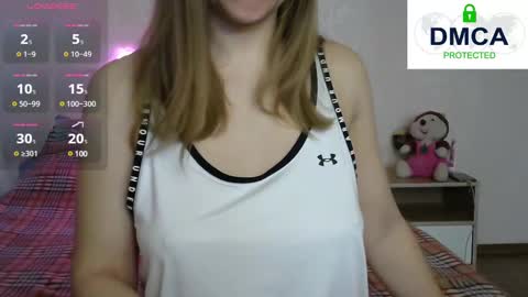 Snapshot of kira_blonde_angel chatting on 03.06.25 Kira online show from 03.06.25