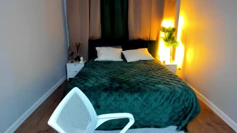 kira online show from 03.18.26