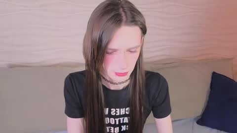 Snapshot of kira_long chatting on 01.17.26 MADI online show from 01.17.26