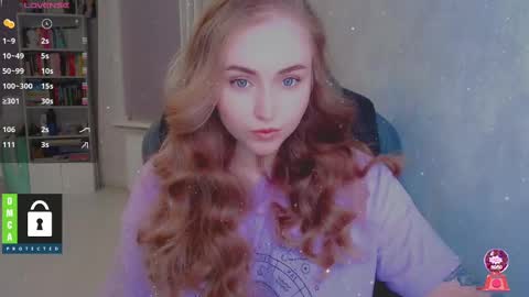 Snapshot of kira_love_sleep chatting on 12.22.24 you know thumb up me please its important online show from 12.22.24
