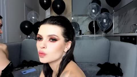 Kira and friends online show from 11.02.25