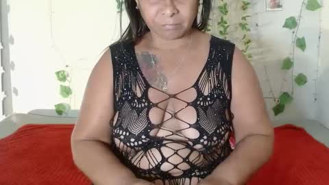 Snapshot of kira_squir chatting on 09.25.25 kira-squir online show from 09.25.25