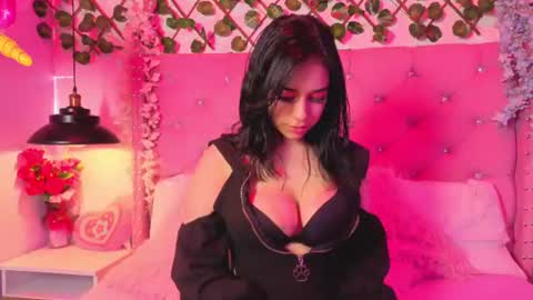 Kira online show from 06.12.26