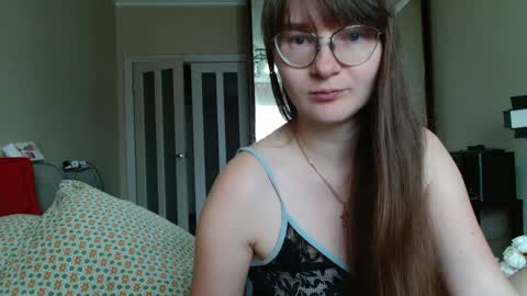 Snapshot of kiragoldens chatting on 05.31.26 KiraGoldens online show from 05.31.26