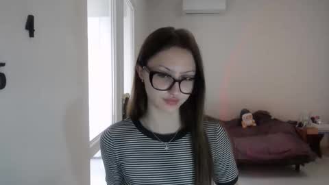 kirakittenn online show from 10.18.25