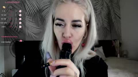 Kira online show from 03.12.26