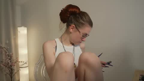 Snapshot of kiraninetails chatting on 09.20.25 ARI online show from 09.20.25