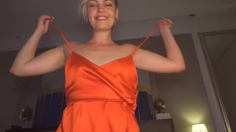Snapshot of kirasunny chatting on 09.18.25 kirasunny online show from 09.18.25