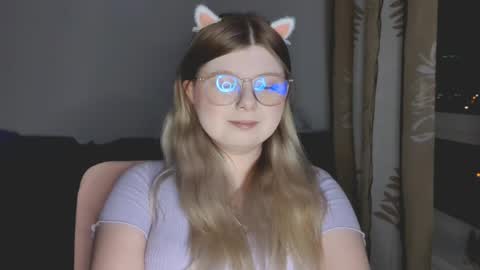 Snapshot of kirayume chatting on 05.17.26 KiraYume online show from 05.17.26