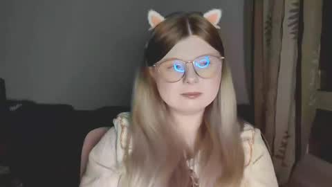 Snapshot of kirayume chatting on 05.19.26 KiraYume online show from 05.19.26