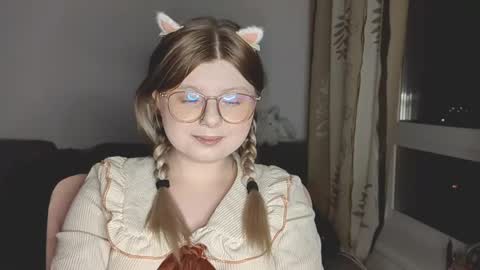 Snapshot of kirayume chatting on 05.20.26 KiraYume online show from 05.20.26
