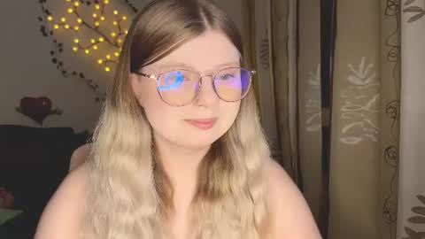 Snapshot of kirayume chatting on 07.31.26 KiraYume online show from 07.31.26