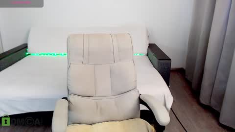 Snapshot of kiri_is_all chatting on 12.21.24 Kiri online show from 12.21.24