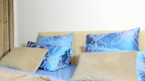 Kira online show from 02.11.26