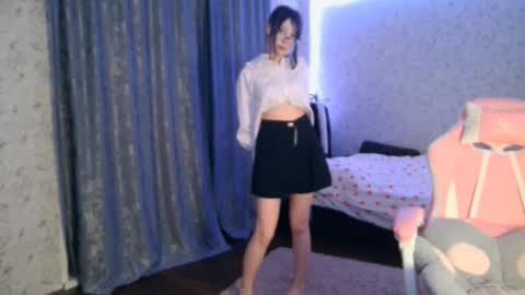 Snapshot of kirstievelasco chatting on 10.23.25 Nicole online show from 10.23.25