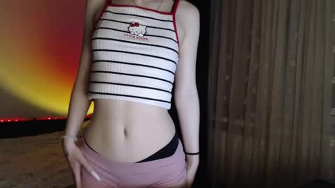 Snapshot of kisa____ chatting on 04.22.26 kisa____ online show from 04.22.26
