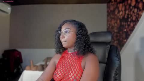 Snapshot of kishalove_ chatting on 09.10.25 kishalove_ online show from 09.10.25
