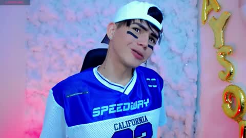 kiss_whitee online show from 10.16.25