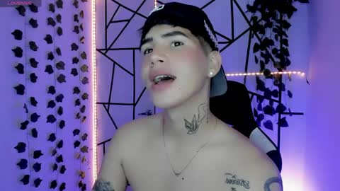 kiss_whitee online show from 05.23.26