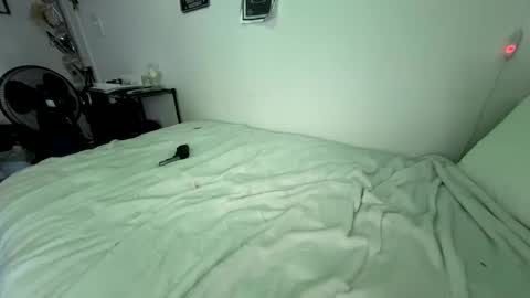 Snapshot of kissahsins chatting on 01.26.25 Kissah Kreampuff online show from 01.26.25