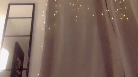 Snapshot of kissahsins chatting on 09.13.25 Kissah Kreampuff online show from 09.13.25