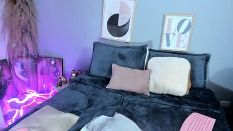 Snapshot of kissasins22 chatting on 12.15.24 kissasins22 online show from 12.15.24