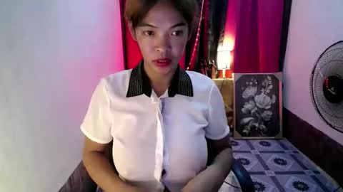 Snapshot of kisses_asian143 chatting on 11.06.25 VICTORIA online show from 11.06.25