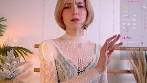 Snapshot of kisskiss_muah chatting on 12.10.24 Kate  online show from 12.10.24