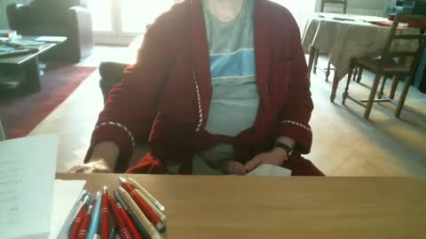 Snapshot of kisslog1 chatting on 12.26.24 kisslog1 online show from 12.26.24