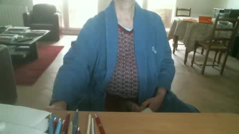 Snapshot of kisslog1 chatting on 09.28.25 kisslog1 online show from 09.28.25