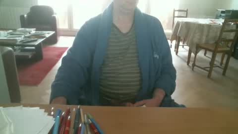 Snapshot of kisslog1 chatting on 11.02.25 kisslog1 online show from 11.02.25