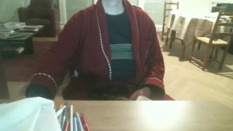 Snapshot of kisslog1 chatting on 11.16.25 kisslog1 online show from 11.16.25