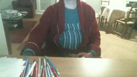 Snapshot of kisslog1 chatting on 11.29.25 kisslog1 online show from 11.29.25