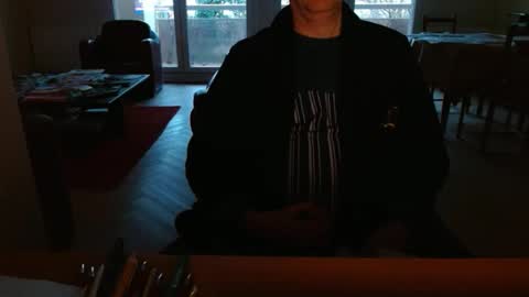 Snapshot of kisslog1 chatting on 02.14.26 kisslog1 online show from 02.14.26