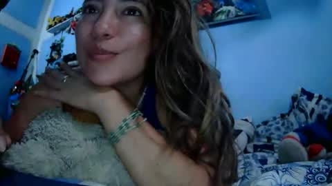 Snapshot of kissmelovejummy chatting on 10.23.25 Erika paul online show from 10.23.25