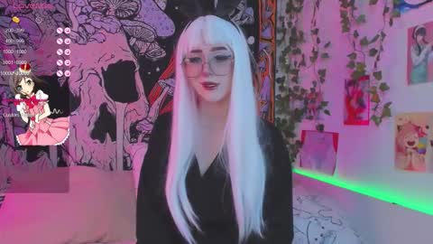 Kissthasky online show from 10.06.25