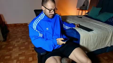 Snapshot of kite__ chatting on 04.20.26 kite__ online show from 04.20.26