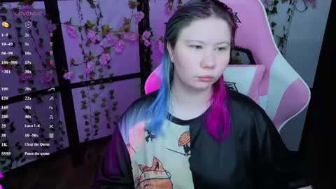 Snapshot of kitsune_little chatting on 06.16.26 kitsune_little online show from 06.16.26