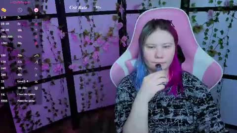 Snapshot of kitsune_little chatting on 06.18.26 kitsune_little online show from 06.18.26