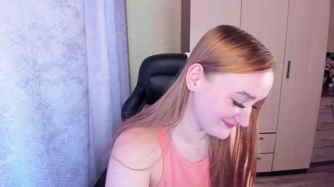 Snapshot of kitten_sun chatting on 12.29.24 kitten_sun online show from 12.29.24