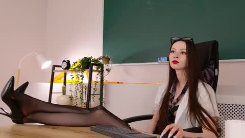 Kitti online show from 10.29.25