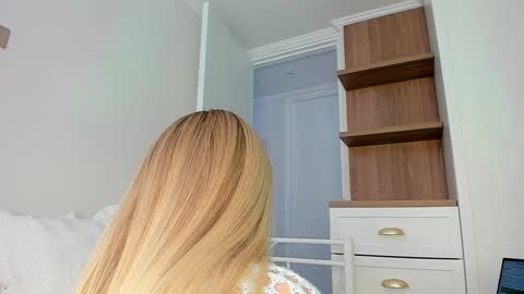 Snapshot of kitty__sophie chatting on 03.28.26 sophie online show from 03.28.26