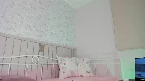 Snapshot of kitty__sophie chatting on 04.16.26 sophie online show from 04.16.26