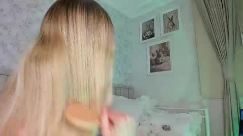 Snapshot of kitty__sophie chatting on 06.02.26 sophie online show from 06.02.26